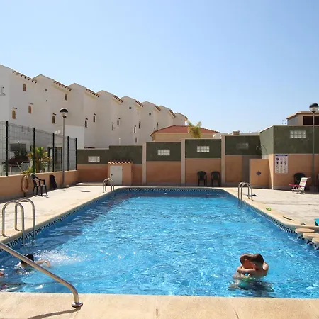 Con Piscina Leandros La Mata (Torrevieja)
