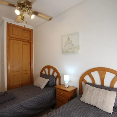 Apartment Con Piscina Leandros